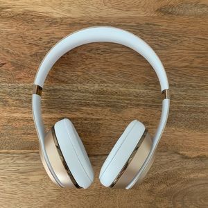 Beats Solo 3 Wireless Headphones